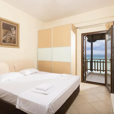 Take Me To The Sea - Beachfront, Starlink * Polychrono