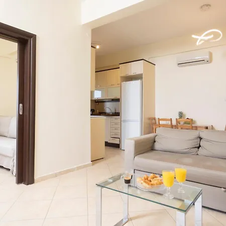 Take Me To The Sea - Beachfront, Starlink Apartment *
