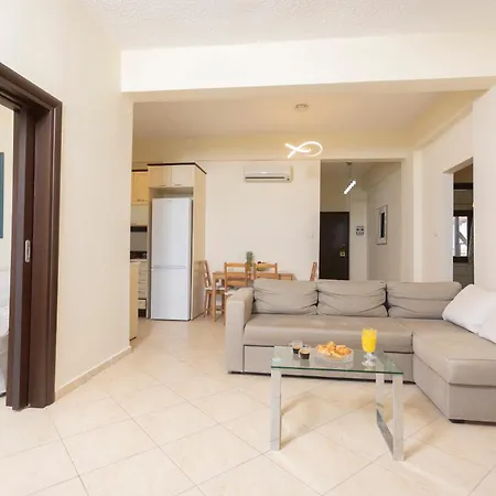 Apartment Take Me To The Sea - Beachfront, Starlink Polychrono