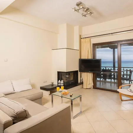 Take Me To The Sea - Beachfront, Starlink Apartment Polychrono