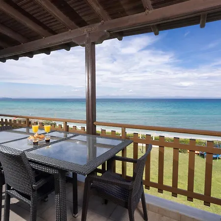 Take Me To The Sea - Beachfront, Starlink Apartment Polychrono